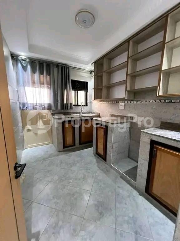 2 bedroom Apartment Block Apartment for rent zana road Wakiso Central - 3