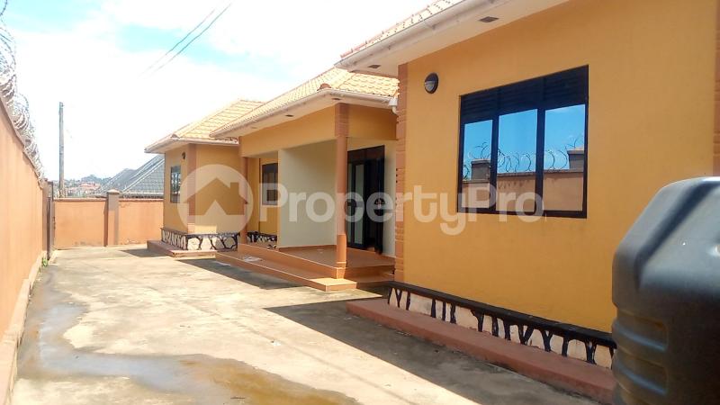 2 bedroom Bungalow Apartment for rent kasangati road Wakiso Central - 1