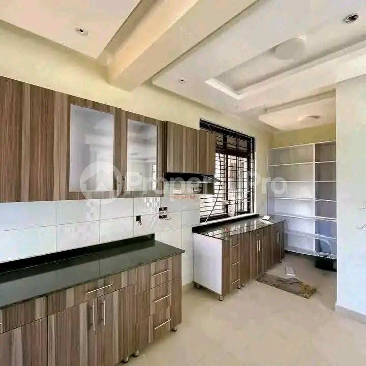 3 bedroom Apartment Block Apartment for rent Mutungo road Wakiso Central - 1