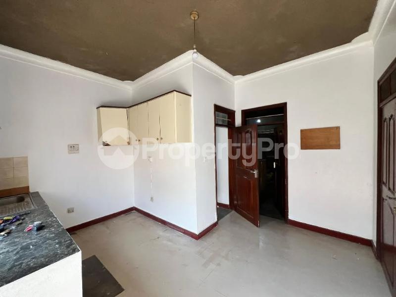 3 bedroom Apartment Block Apartment for rent Bweyogerere road Wakiso Central - 6