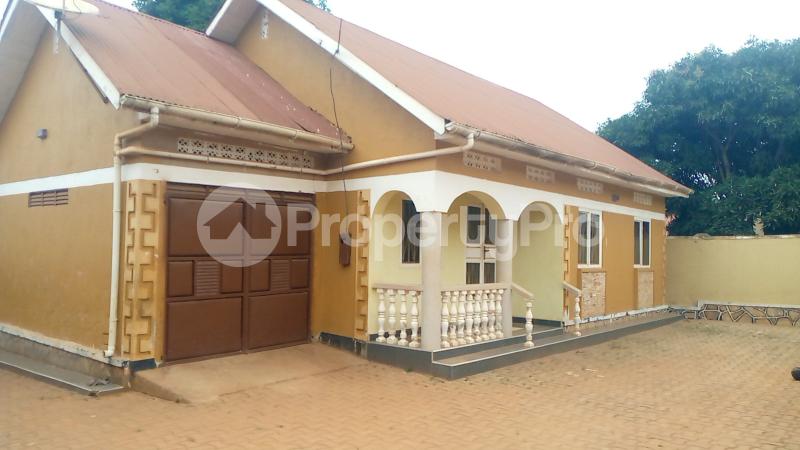 2 bedroom Apartment Block Apartment for rent wampeewo road Wakiso Central - 5