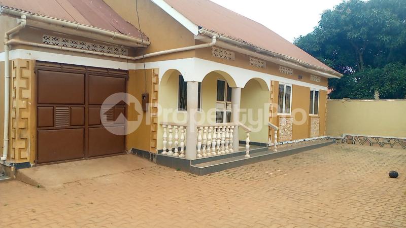 2 bedroom Apartment Block Apartment for rent wampeewo road Wakiso Central - 3