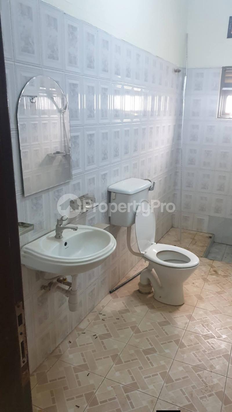 4 bedroom Bungalow Apartment for rent namugongo road Wakiso Central - 10