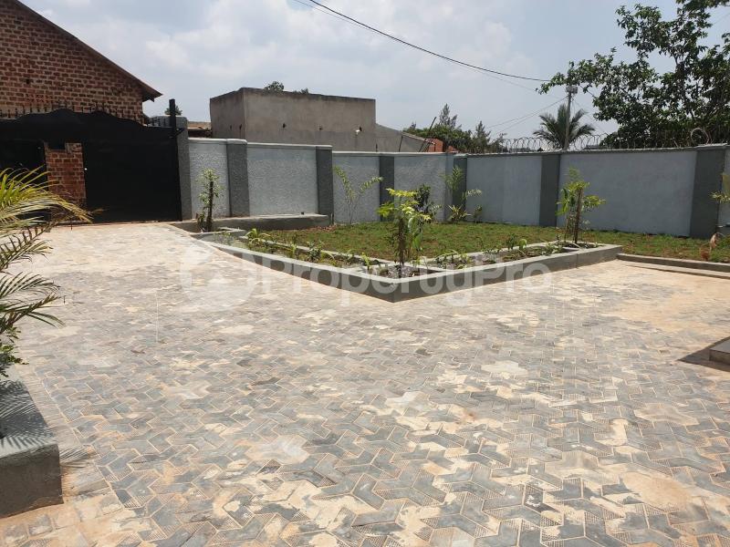 4 bedroom Bungalow Apartment for rent namugongo road Wakiso Central - 0