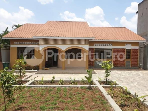 4 bedroom Bungalow Apartment for rent namugongo road Wakiso Central - 9