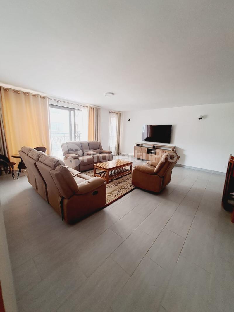 3 bedroom Rooms Flat&Apartment for sale Lavington Nairobi