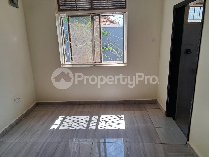 2 bedroom Bungalow Apartment for rent sonde road Wakiso Central - 5