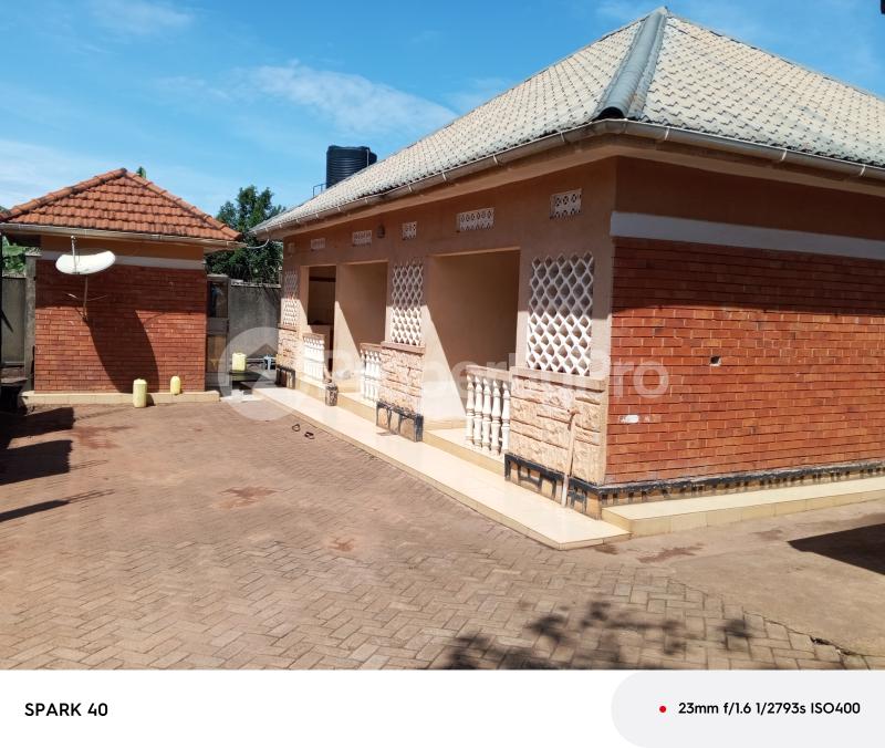 3 bedroom Bungalow Apartment for sale Kira nsaza road  Kampala Central Kampala Central - 0