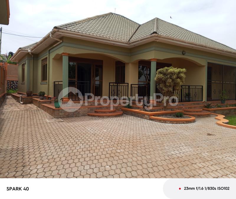 4 bedroom Bungalow Apartment for sale Kira road  Kampala Central Kampala Central - 1