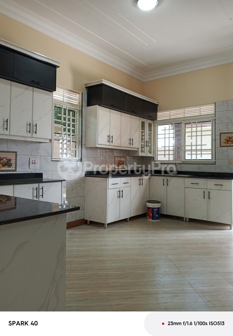 4 bedroom Bungalow Apartment for sale Namugongo esawo estate  Kampala Central Kampala Central - 10