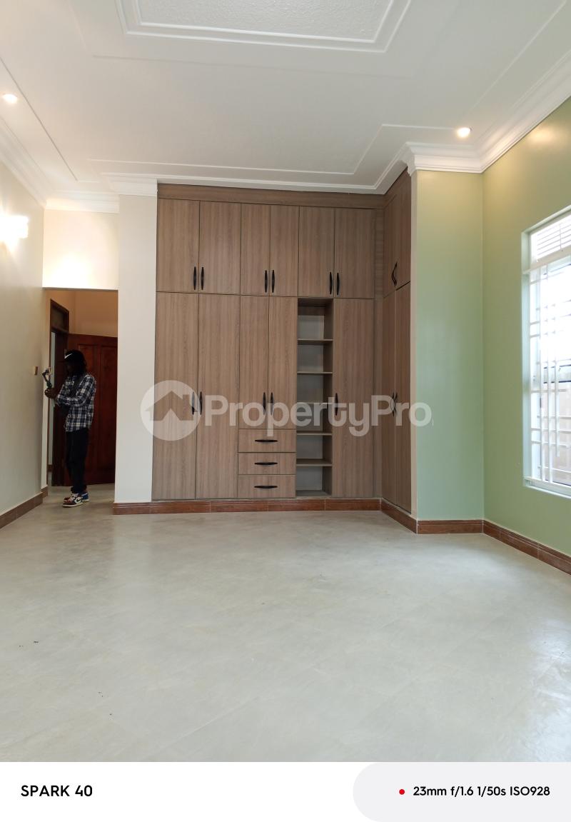4 bedroom Bungalow Apartment for sale Namugongo esawo estate  Kampala Central Kampala Central - 9