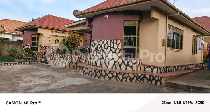 3 bedroom Bungalow Apartment for rent Mbalwa road  Kampala Central Kampala Central - 13