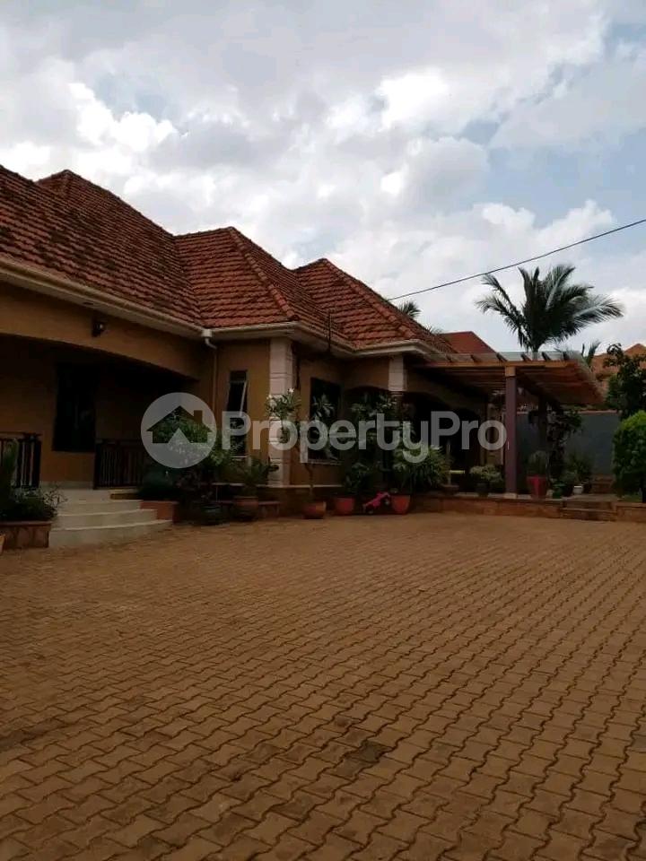 4 bedroom Bungalow Apartment for rent Kyaliwajjala  Kampala Central Kampala Central - 0