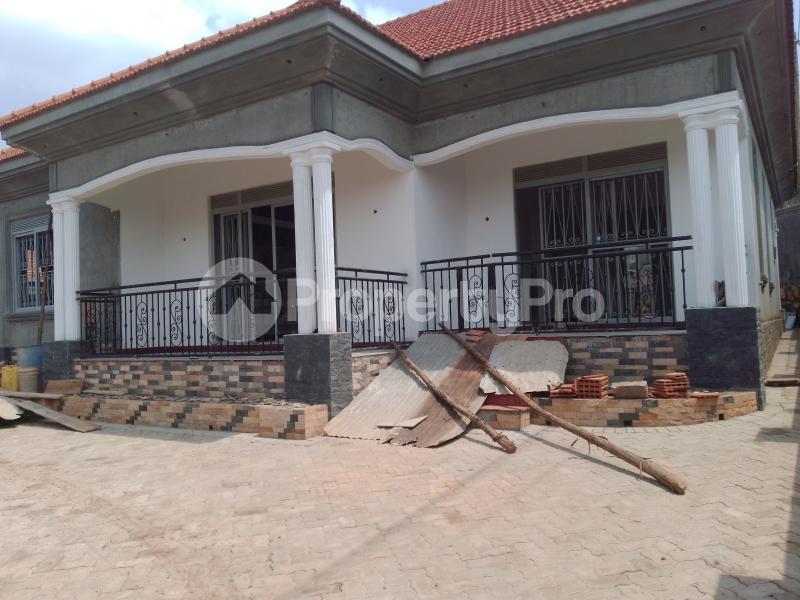 4 bedroom Bungalow Apartment for sale Kira road  Kira Wakiso Central - 0