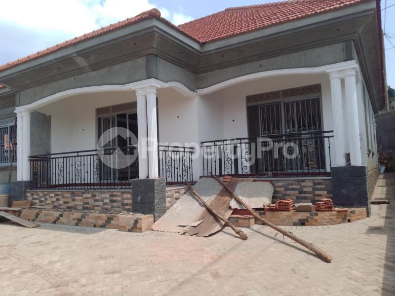 4 bedroom Bungalow Apartment for sale Kira road  Kira Wakiso Central - 1