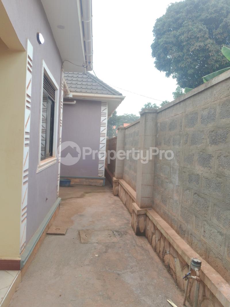 4 bedroom Bungalow Apartment for sale Seeta lumuli  Mukono Mukono Central - 10