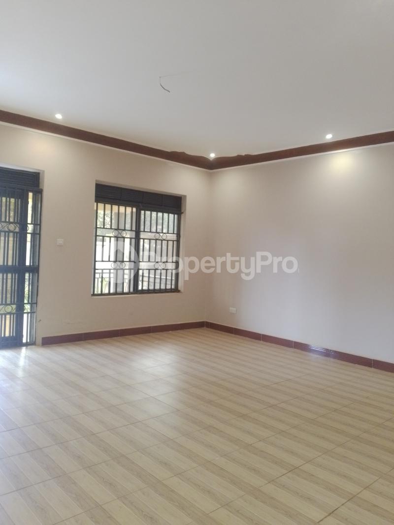 4 bedroom Bungalow Apartment for sale Seeta lumuli  Mukono Mukono Central - 8