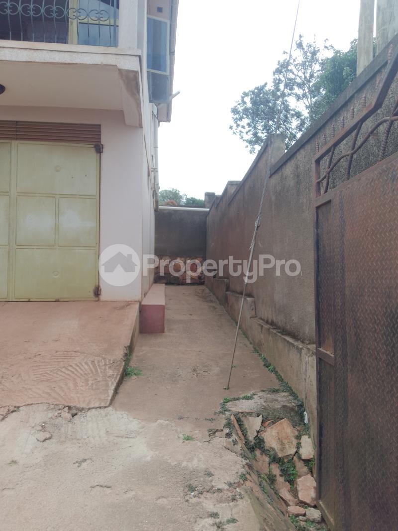 4 bedroom Apartment for sale Mukono Namilyango road  Mukono Mukono Central - 4