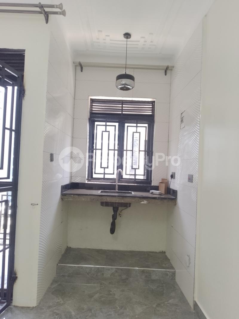 1 bedroom mini flat  Bungalow Apartment for rent Namugongo road  Kampala Central Kampala Central - 4