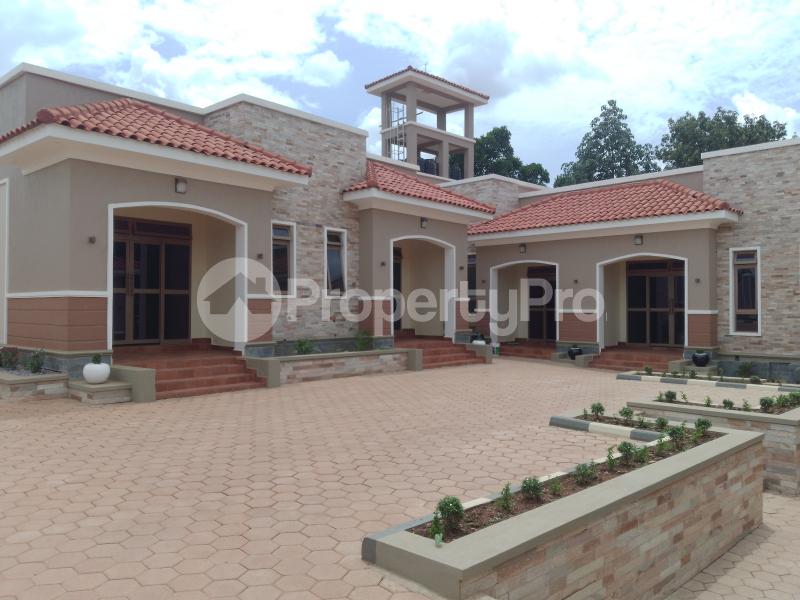1 bedroom mini flat  Bungalow Apartment for rent Bweyogere butto  Kampala Central Kampala Central - 0