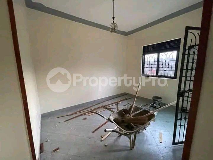 1 bedroom mini flat  Apartment Block Apartment for rent gayaza road Gayaza Wakiso Central - 8