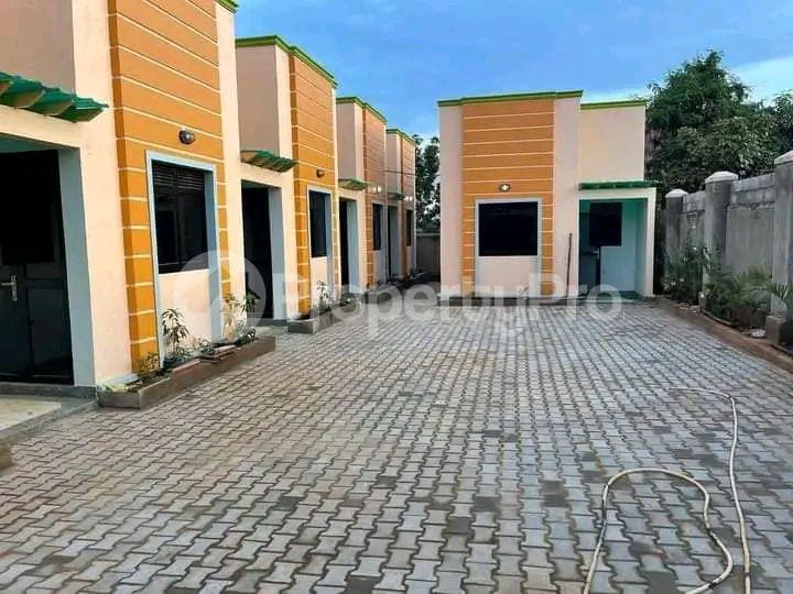 1 bedroom mini flat  Apartment Block Apartment for rent gayaza road Gayaza Wakiso Central - 1