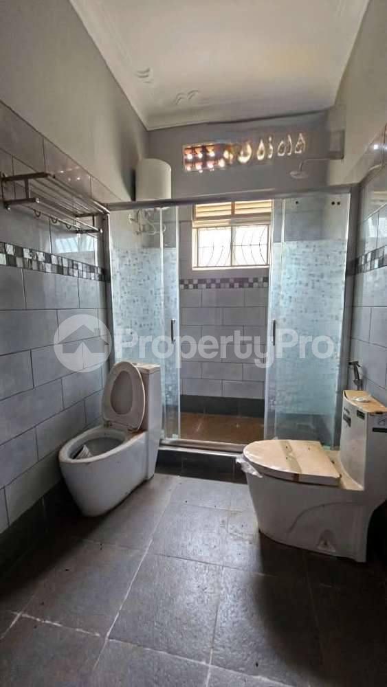2 bedroom Apartment Block Apartment for rent namugongo road Wakiso Central - 6