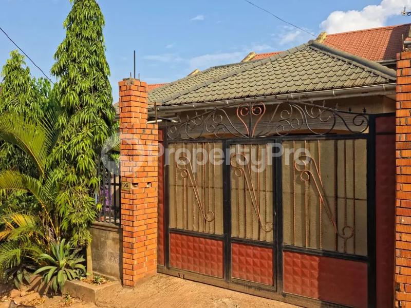 3 bedroom Villa for sale Kisasi kulambiro road  Kampala Central Kampala Central - 0
