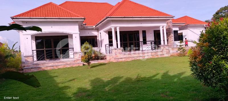 4 bedroom Villa for sale Kasangati matuga road  Kawempe Wakiso Central - 1