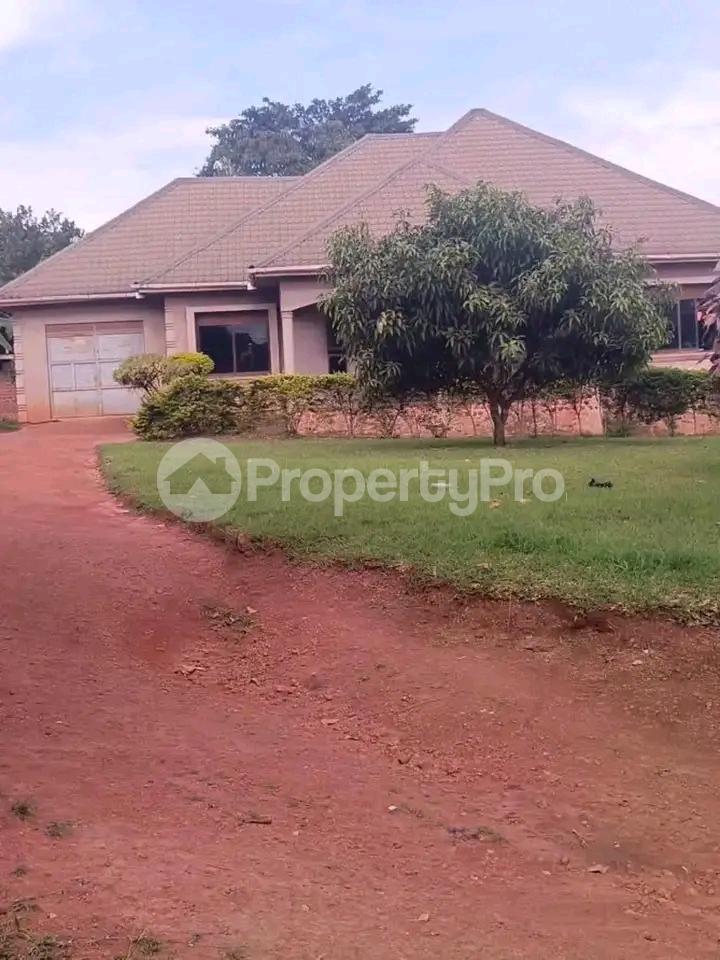 4 bedroom Bungalow Apartment for sale Kira  Kampala Central Kampala Central - 1