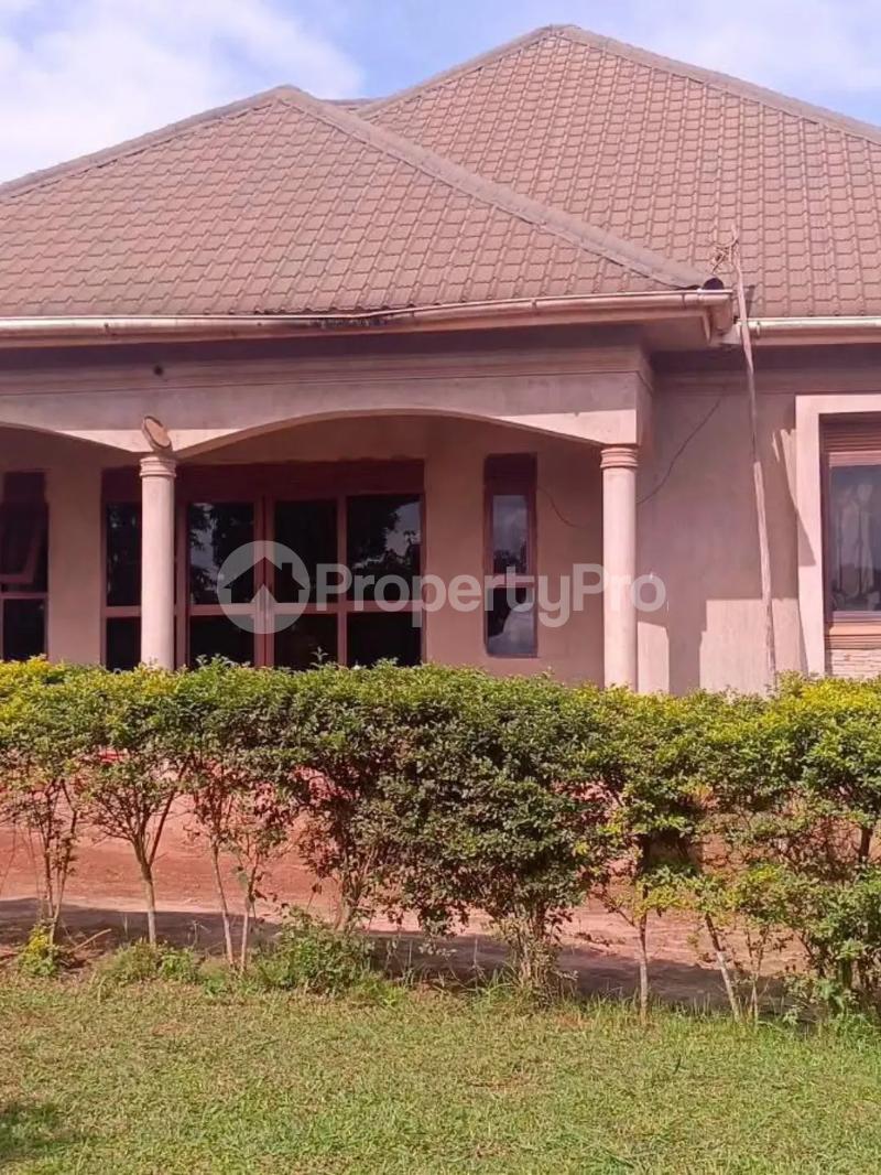 4 bedroom Villa for sale Kasangati kiti  Kawempe Wakiso Central - 5