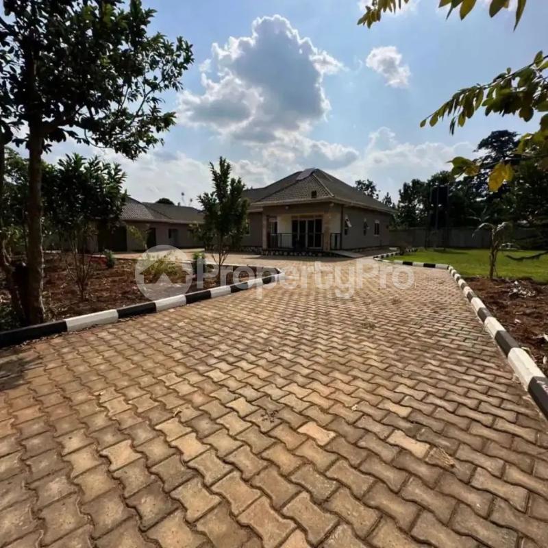 4 bedroom Villa for sale Mukono nakifuma kabembe Mukono Central - 3