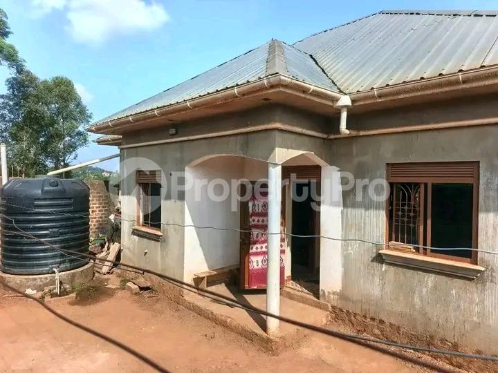 4 bedroom Bungalow Apartment for sale Mukono kyeteme Mukono Mukono Central - 2