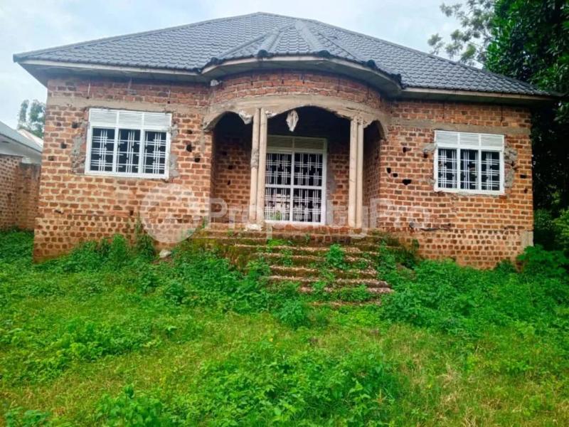 3 bedroom Villa for sale Bombo town Luweero Central - 2