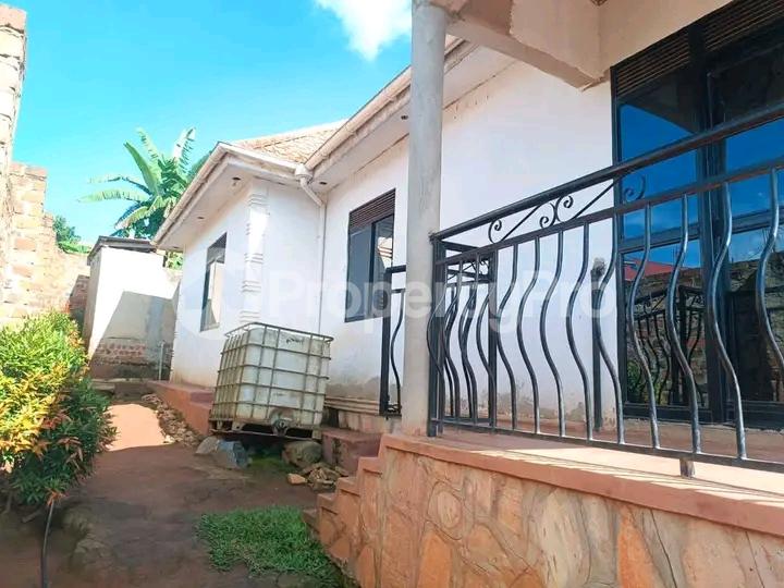 2 bedroom Bungalow Apartment for sale Seeta bajjo  Bajo Mukono Central - 5