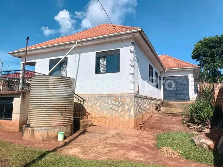 2 bedroom Bungalow Apartment for sale Seeta bajjo  Bajo Mukono Central - 4