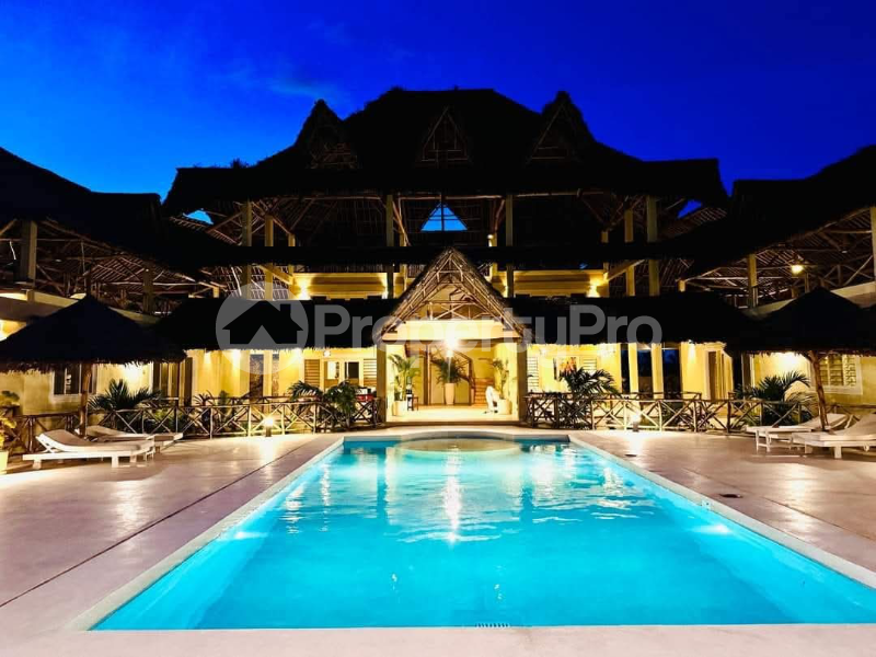 8 bedroom Townhouse for sale Watamu Watamu