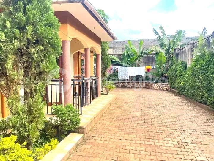 2 bedroom Bungalow Apartment for rent gayaza road Gayaza Wakiso Central - 0