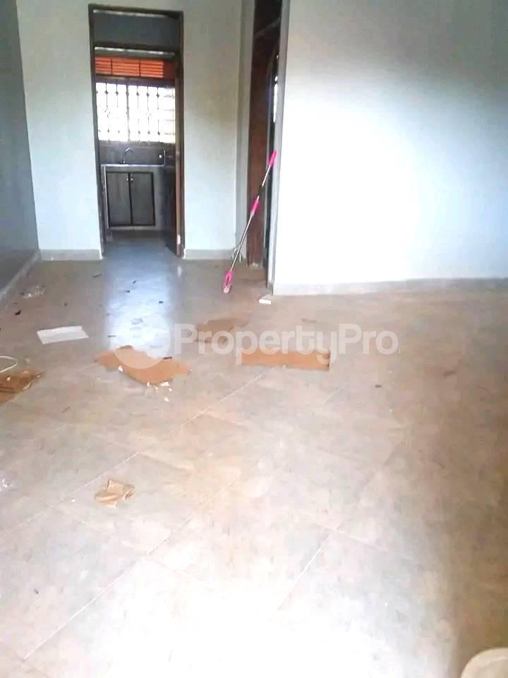2 bedroom Bungalow Apartment for rent gayaza road Gayaza Wakiso Central - 6