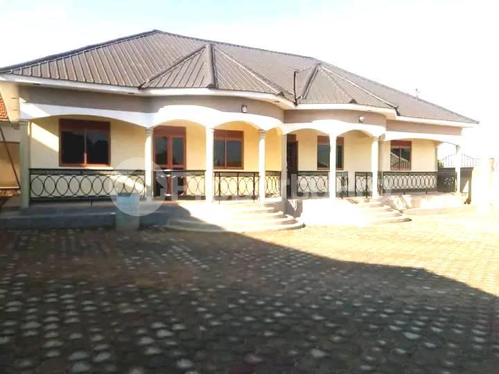 2 bedroom Bungalow Apartment for rent gayaza road Gayaza Wakiso Central - 7