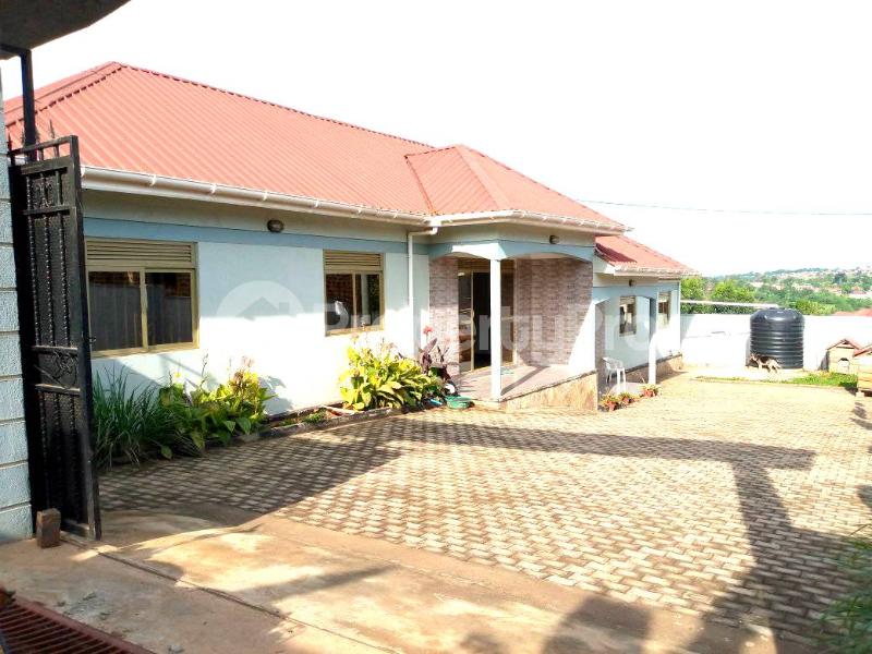 3 bedroom Bungalow Apartment for rent gayaza road Gayaza Wakiso Central - 1
