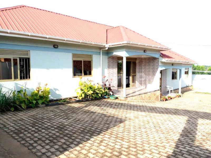 3 bedroom Bungalow Apartment for rent gayaza road Wakiso Central - 8