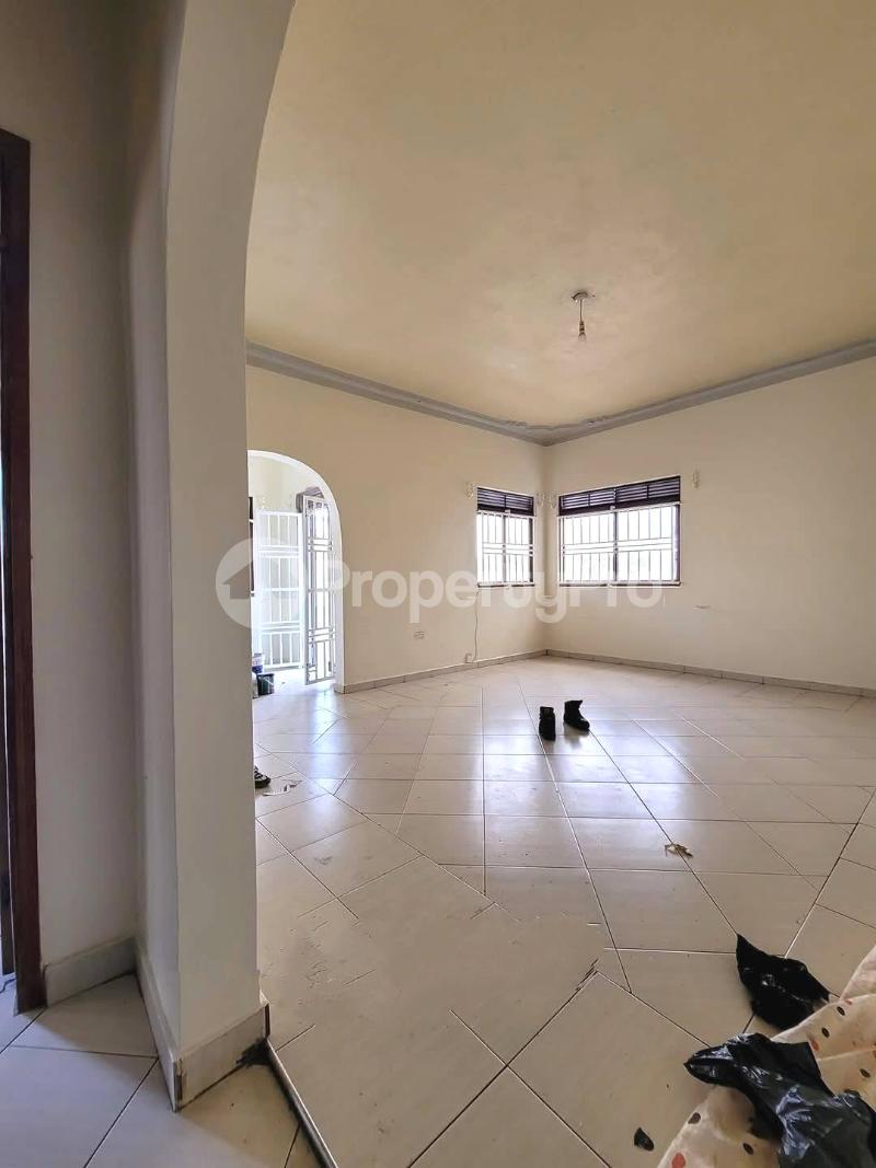 3 bedroom Bungalow Apartment for rent kisaasi road Kisaasi Kampala Central - 12