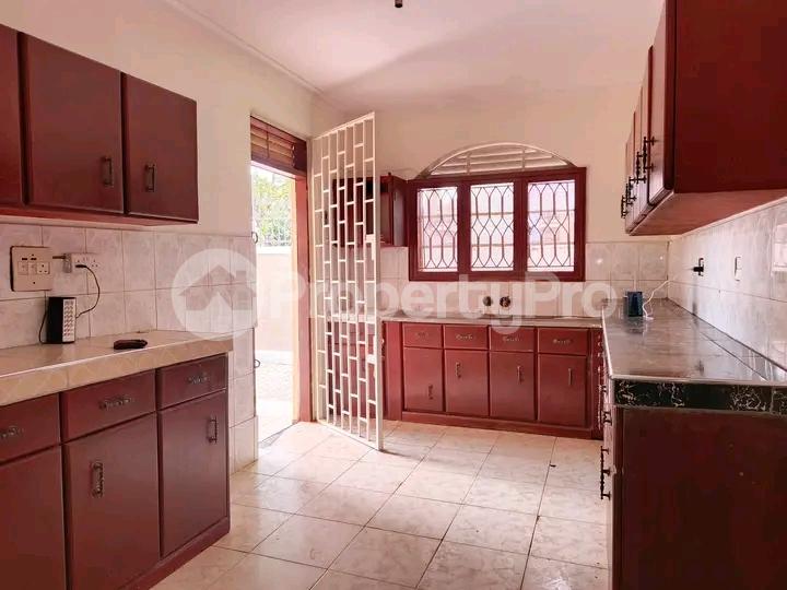 4 bedroom Bungalow Apartment for rent Naalya road  Kampala Central Kampala Central - 1
