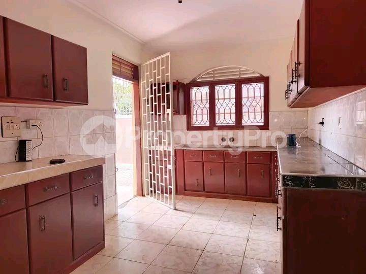 4 bedroom Bungalow Apartment for rent Naalya road  Kampala Central Kampala Central - 4