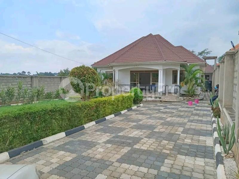3 bedroom Villa for sale Seeta namilyango road kilowooza Goma Mukono Central - 7