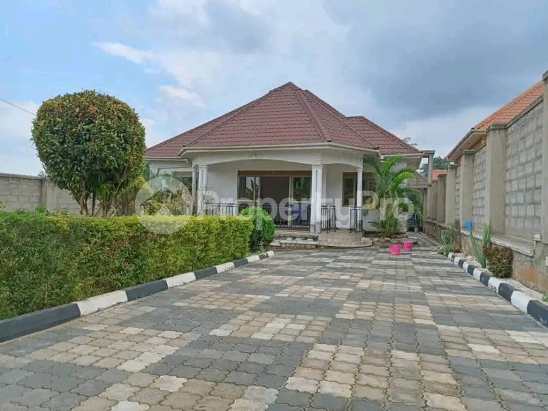 3 bedroom Villa for sale Seeta namilyango road kilowooza Goma Mukono Central - 1