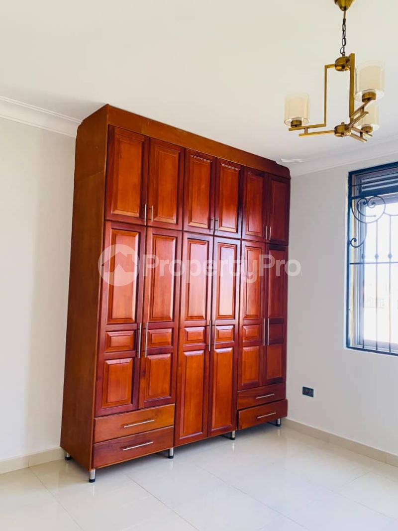 6 bedroom Apartment Block Apartment for sale Munyonyo entebbe road  Kampala Central Kampala Central - 15