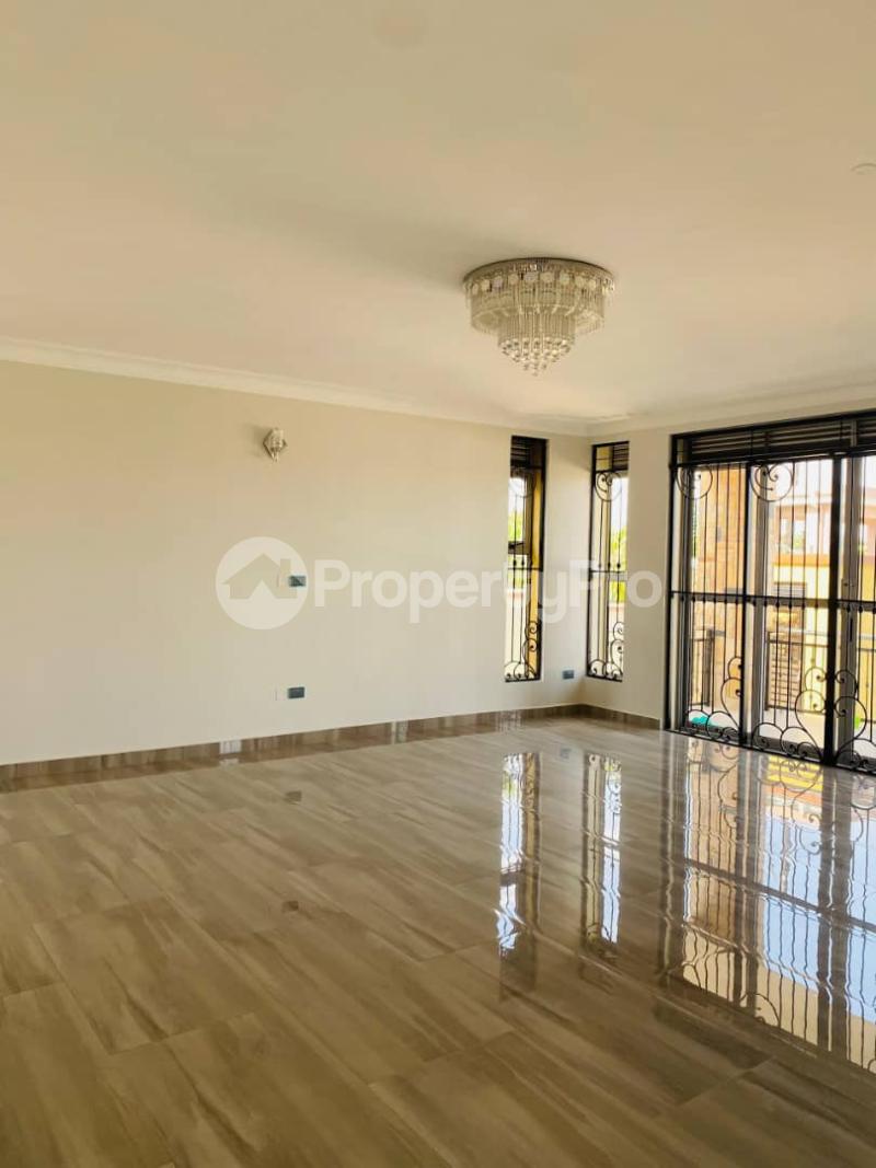 6 bedroom Apartment Block Apartment for sale Munyonyo entebbe road  Kampala Central Kampala Central - 14