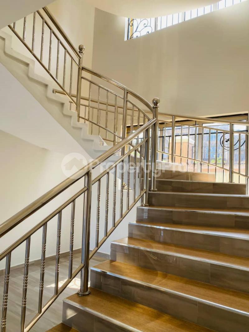 6 bedroom Apartment Block Apartment for sale Munyonyo entebbe road  Kampala Central Kampala Central - 1